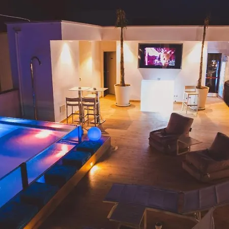 Bed & Breakfast Naucleros Suites