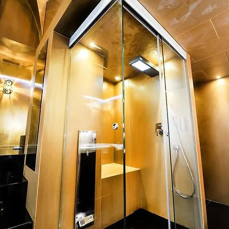 Naucleros Suites *