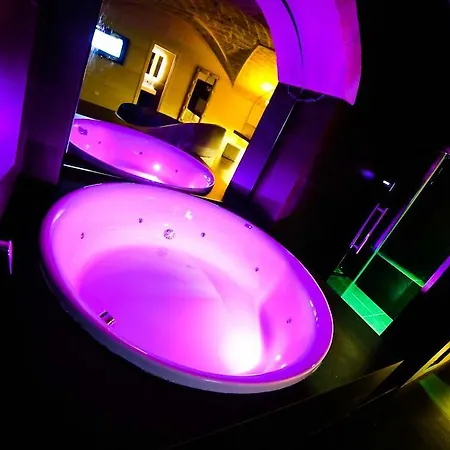 Bed & Breakfast Naucleros Suites *